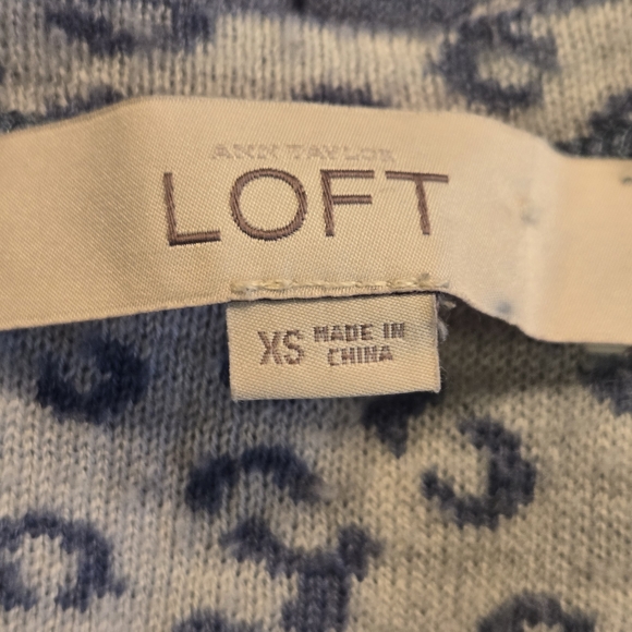 LOFT Blue Animal Print Wool Blend Crew Neck Sweater Xsmall - Picture 10 of 11